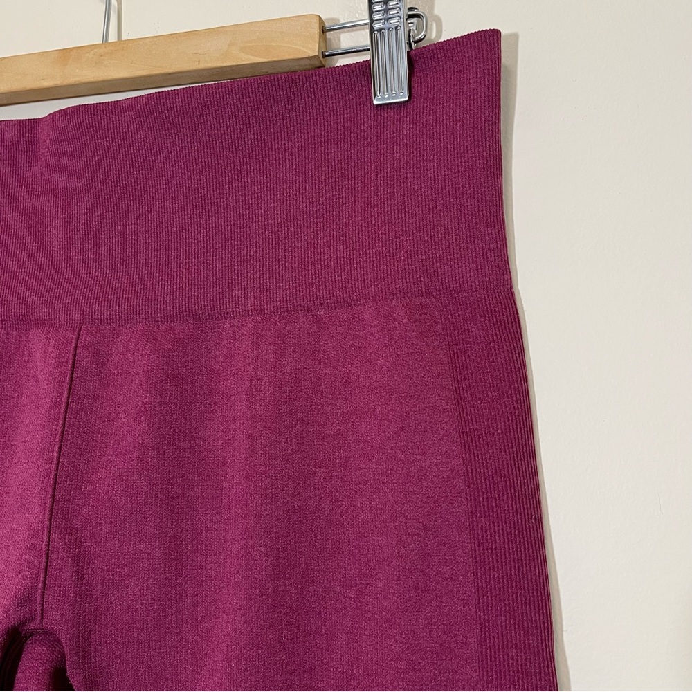 Lululemon Seamlessly Street Crop - Heathered Dashing Purple - Size 12 - Picture 3 of 13